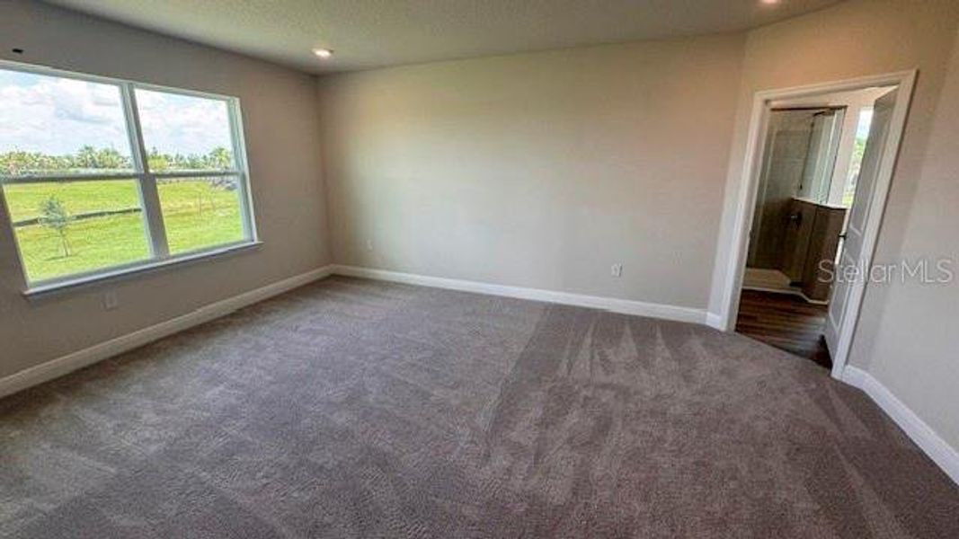 Spacious, unfurnished interior of a new home in Star Farms at Lakewood Ranch, Bradenton (Image 8).