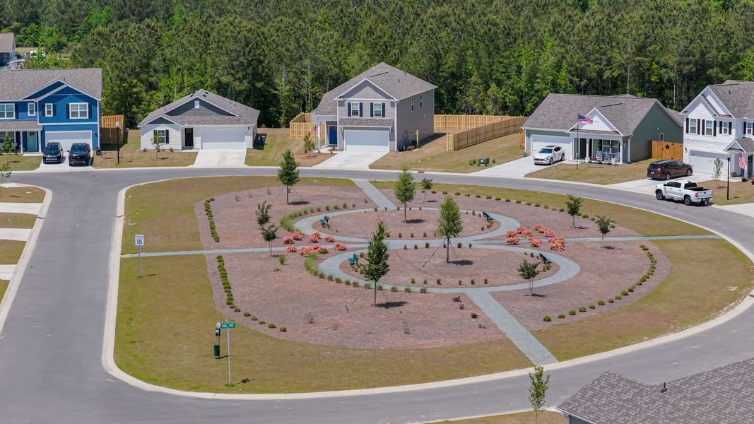Image 27 of a home in Saltgrass Landing.