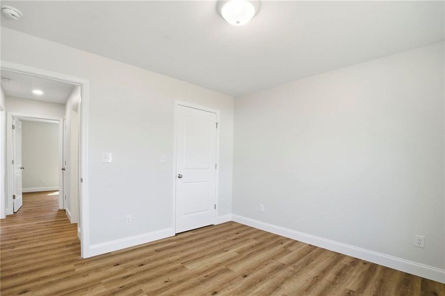Spacious, unfurnished interior of a new home in , Eton (Image 31).