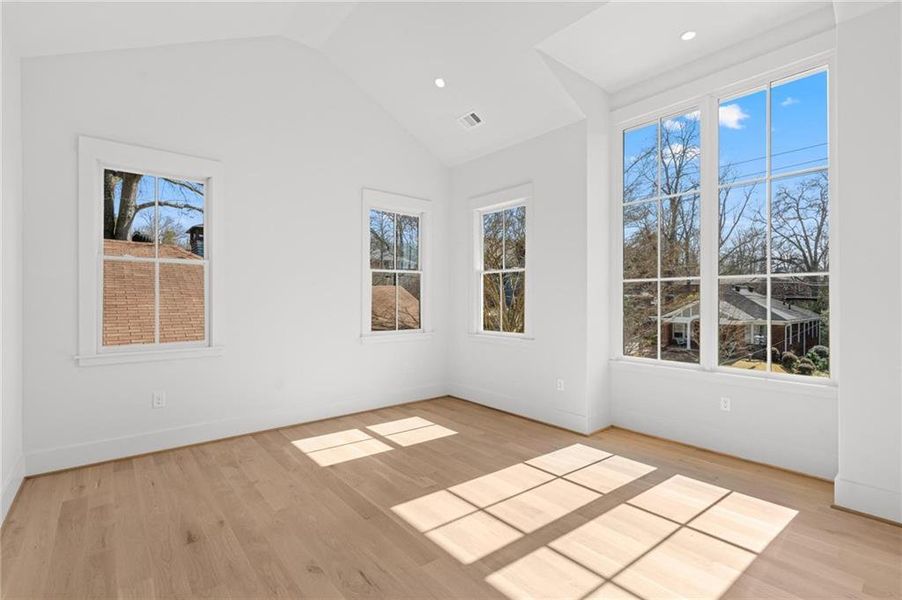 Spacious, unfurnished interior of a new home in , Atlanta (Image 42).