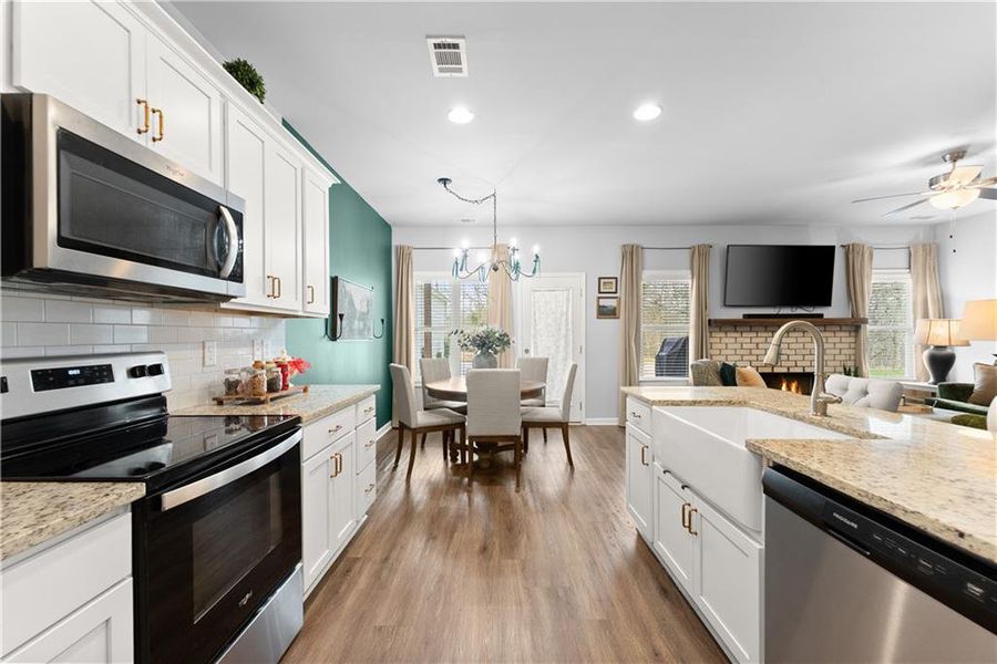 Furnished interior view inside a new home in , Jefferson (Image 12).