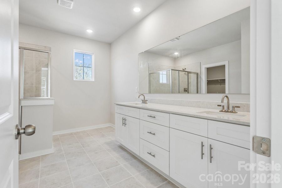 Furnished interior view inside a new home in Oakridge Farms, Mooresville (Image 6).