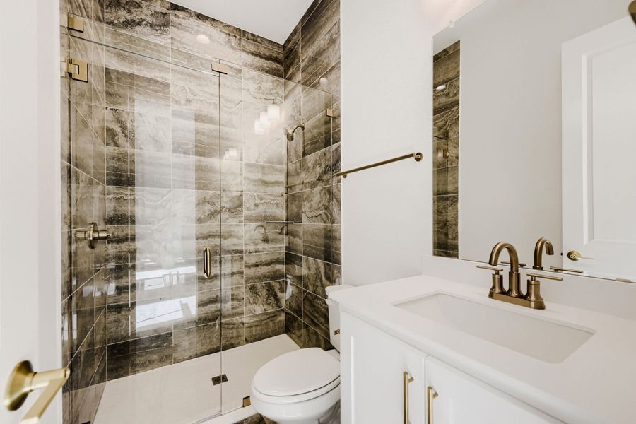 841 Bella Casa - Full Bathroom
