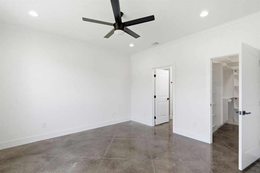 Spacious, unfurnished interior of a new home in , Whitt (Image 19).