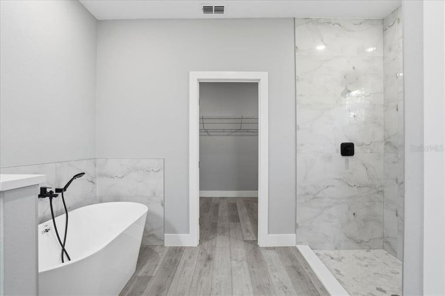 Furnished interior view inside a new home in , Port Charlotte (Image 10).