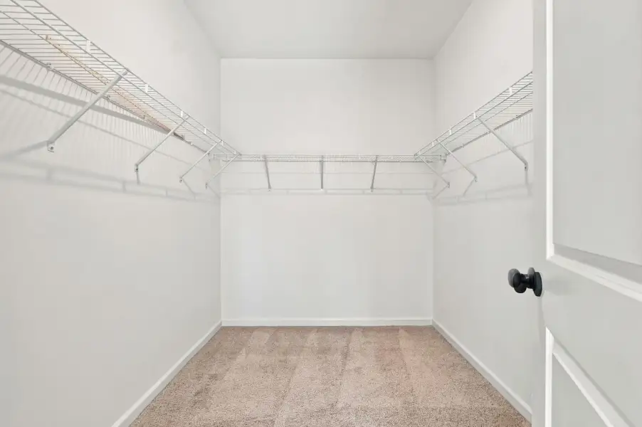 Spacious, unfurnished interior of a new home in Laurelwood Park, Gallatin (Image 23).