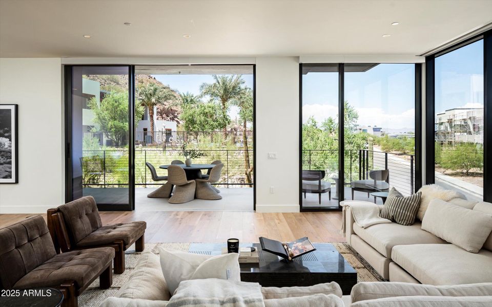 04-21 Ascent Unit210-4