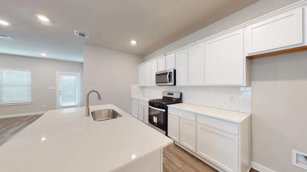 Furnished interior view inside a new home in Yowell Ranch, Killeen (Image 13). Furnished interior view inside a new home in Yowell Ranch, Killeen (Image 13).
