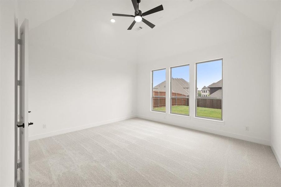 Spacious, unfurnished interior of a new home in La Frontera, Fort Worth (Image 27).
