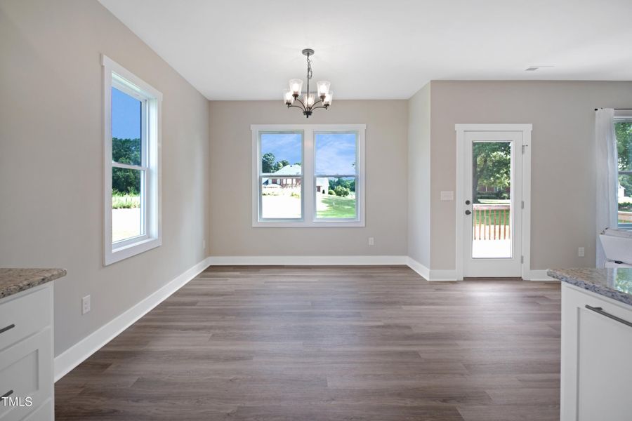 Dining Area! Dining Area!