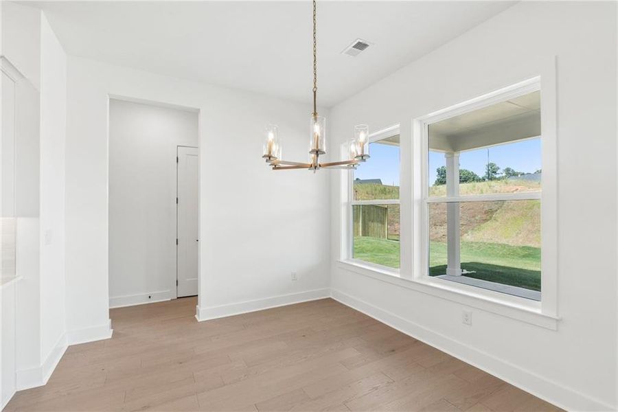 Spacious, unfurnished interior of a new home in Old Mill Preserve, Dallas (Image 14).