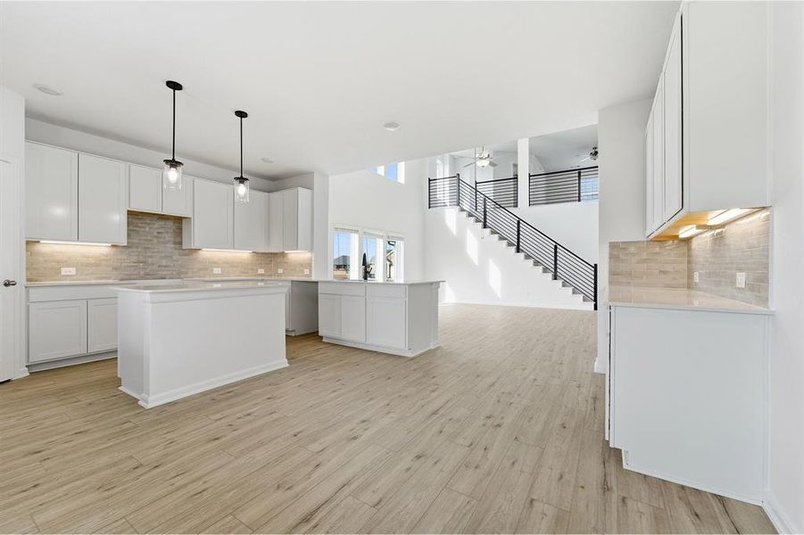 Furnished interior view inside a new home in Saddlebrook Estates, Waxahachie (Image 7).
