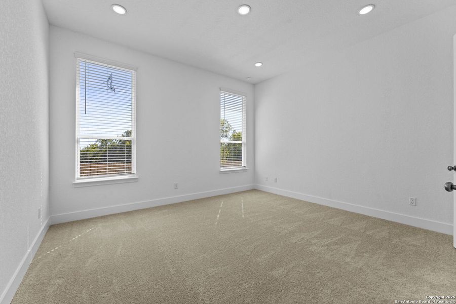 Spacious, unfurnished interior of a new home in , New Braunfels (Image 16).