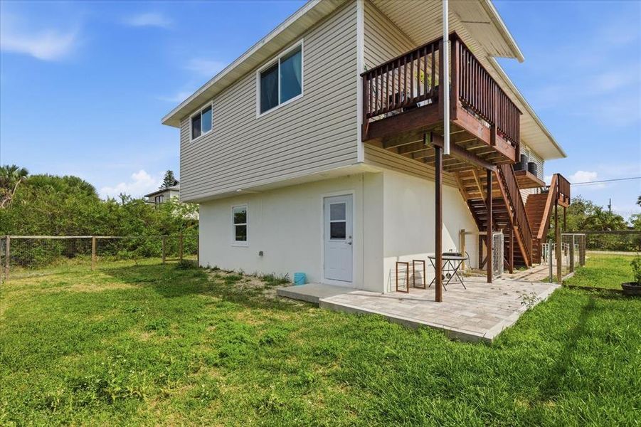 Exterior details and patio area of a home in , Hernando Beach (Image 4).