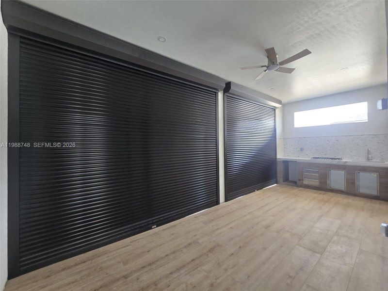 Spacious, unfurnished interior of a new home in , Cape Coral (Image 21).