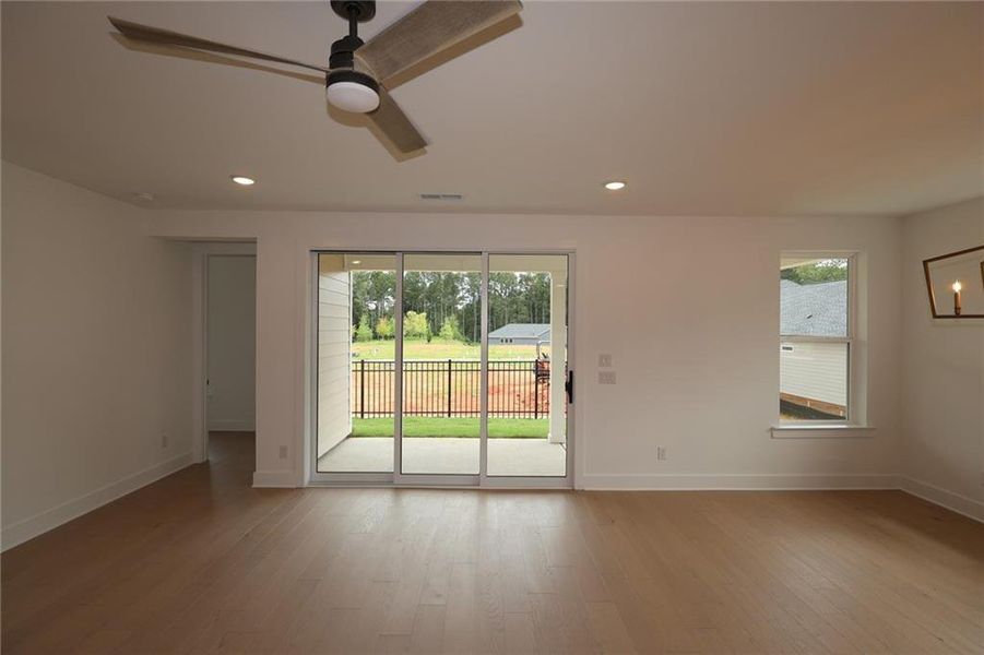 Spacious, unfurnished interior of a new home in Maple Grove at Towne Lake, Woodstock (Image 10).