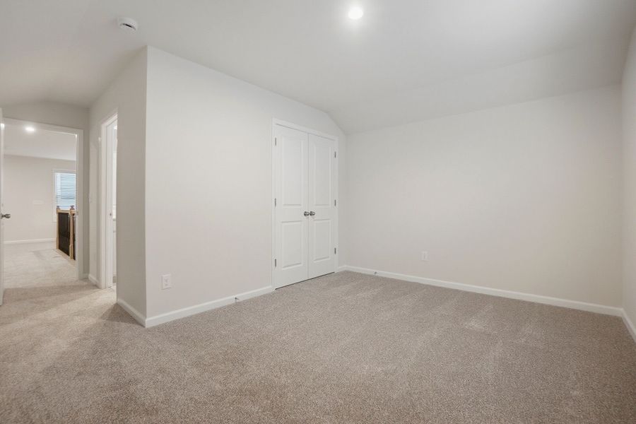 Spacious, unfurnished interior of a new home in Roseshire Chase, Huntersville (Image 21).