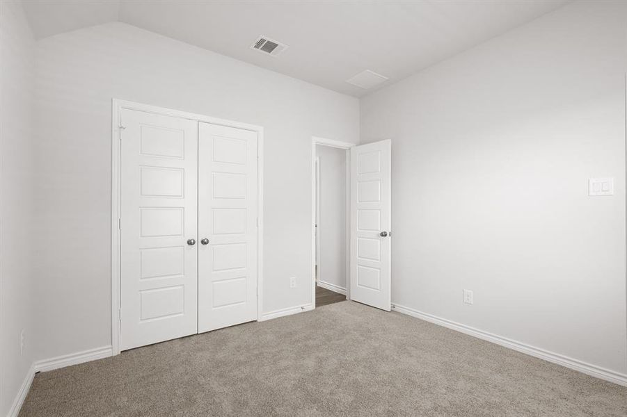 Spacious, unfurnished interior of a new home in Rocky Creek Crossing, Fort Worth (Image 15). Spacious, unfurnished interior of a new home in Rocky Creek Crossing, Fort Worth (Image 15).