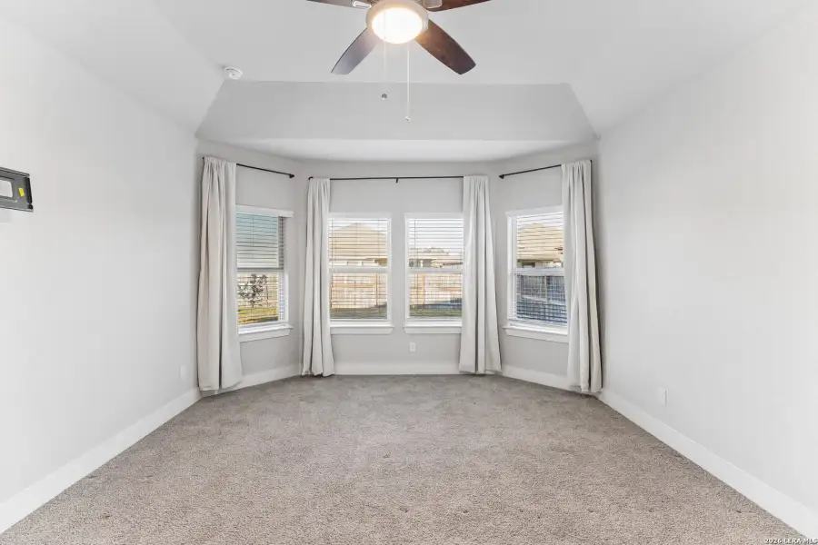 Spacious, unfurnished interior of a new home in Autry Pond, San Antonio (Image 23).