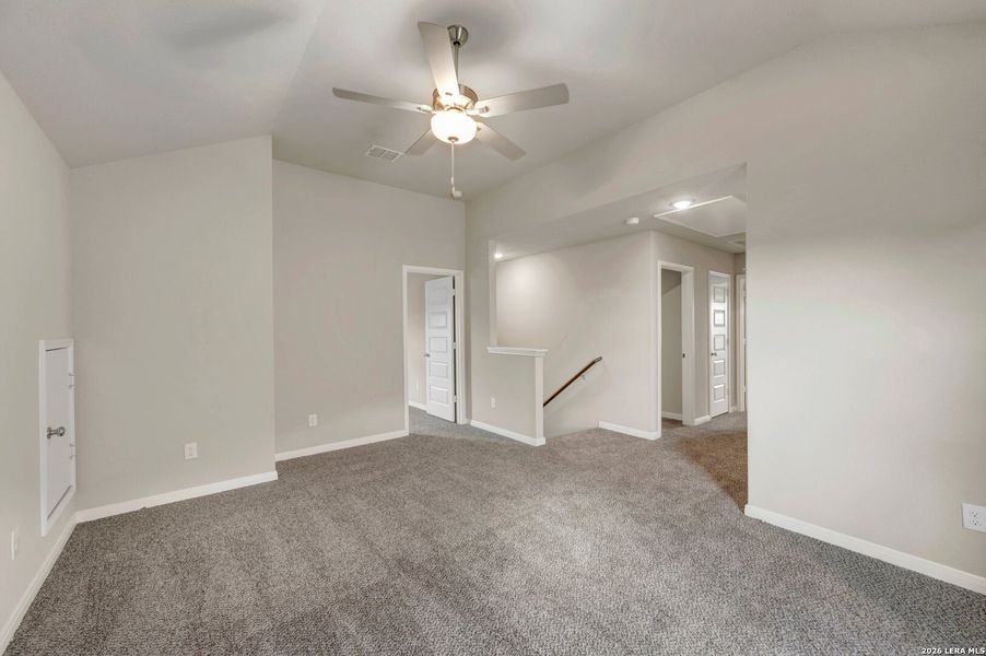 Spacious, unfurnished interior of a new home in Paloma Park, Converse (Image 25).