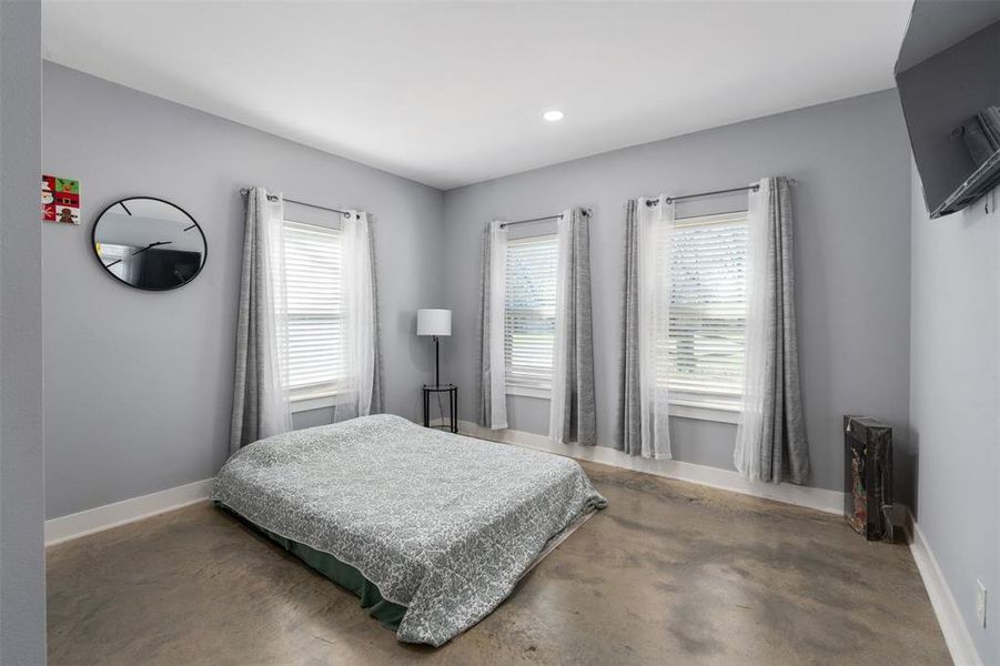 Furnished interior view inside a new home in , Malakoff (Image 28).