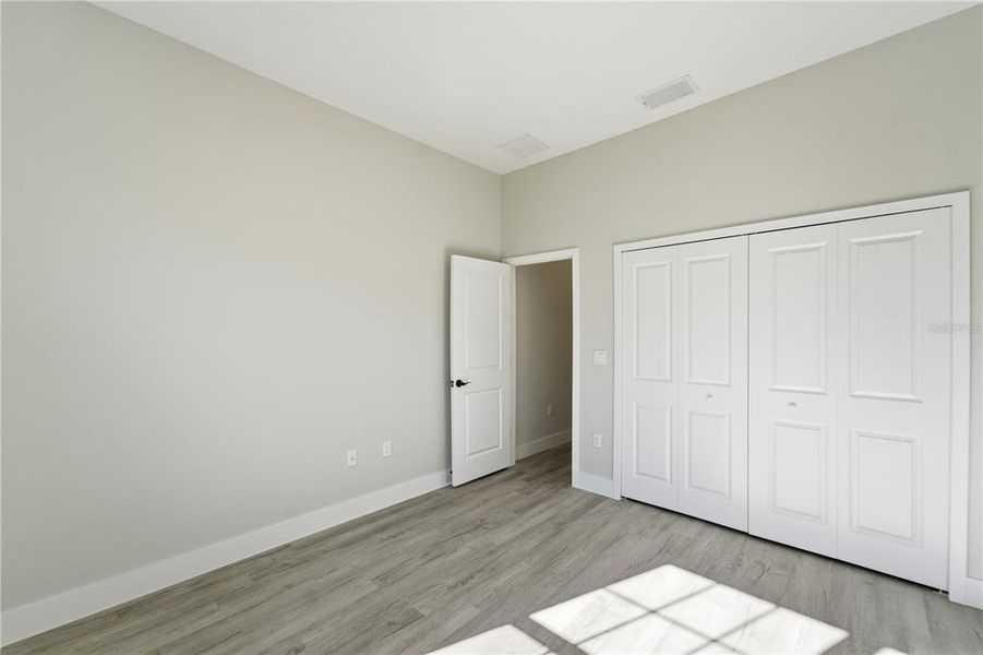 Spacious, unfurnished interior of a new home in , Ocala (Image 23).