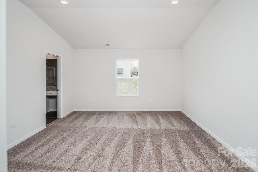Spacious, unfurnished interior of a new home in , Winston-Salem (Image 10).