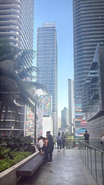 Condo located in Miami, FL showcasing its design and architecture (Image 2). Condo located in Miami, FL showcasing its design and architecture (Image 2).