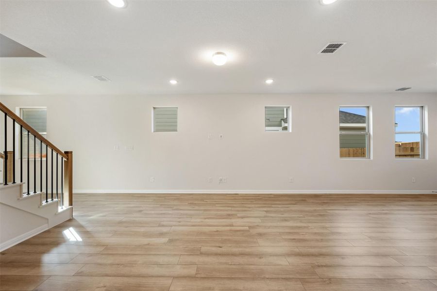 Representative images and renderings are for illustrative purposes. Actual structural options and design finishes of home may vary.