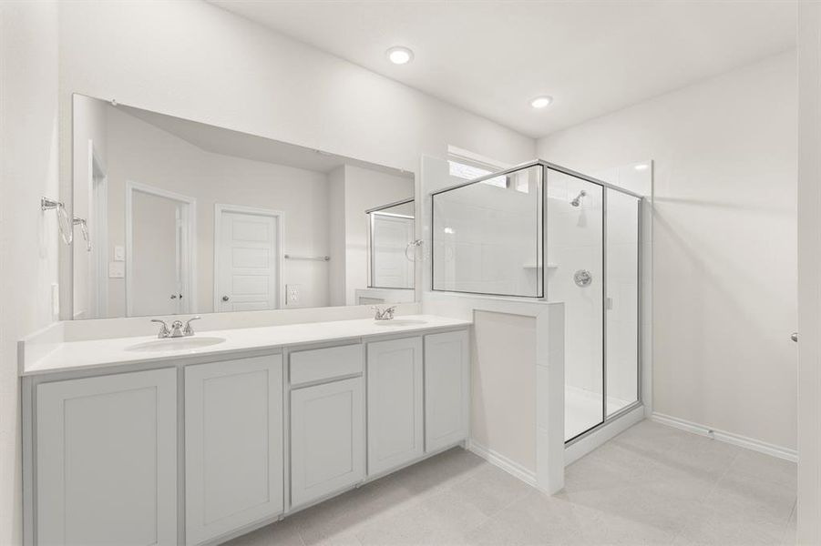 14. 3200 Yellow Pine - Bath