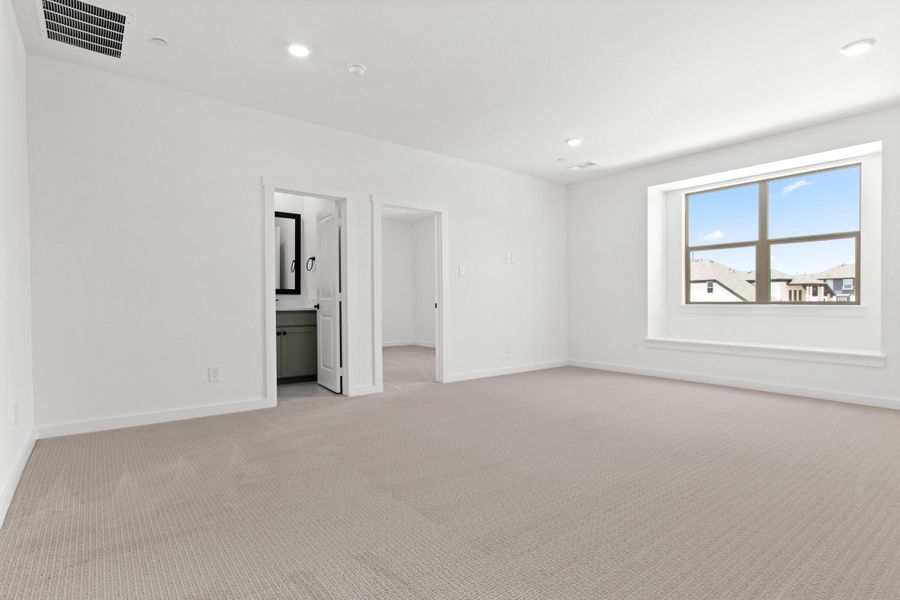 Spacious, unfurnished interior of a new home in Cottonwood Creek, Rowlett (Image 15). Spacious, unfurnished interior of a new home in Cottonwood Creek, Rowlett (Image 15).