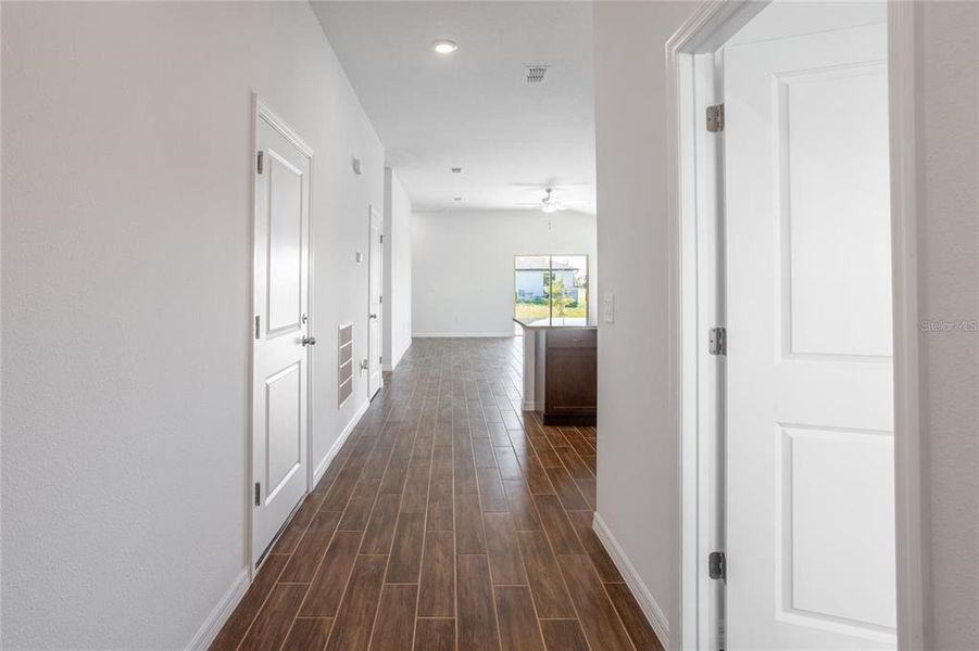 Spacious, unfurnished interior of a new home in , Fort Myers (Image 19).