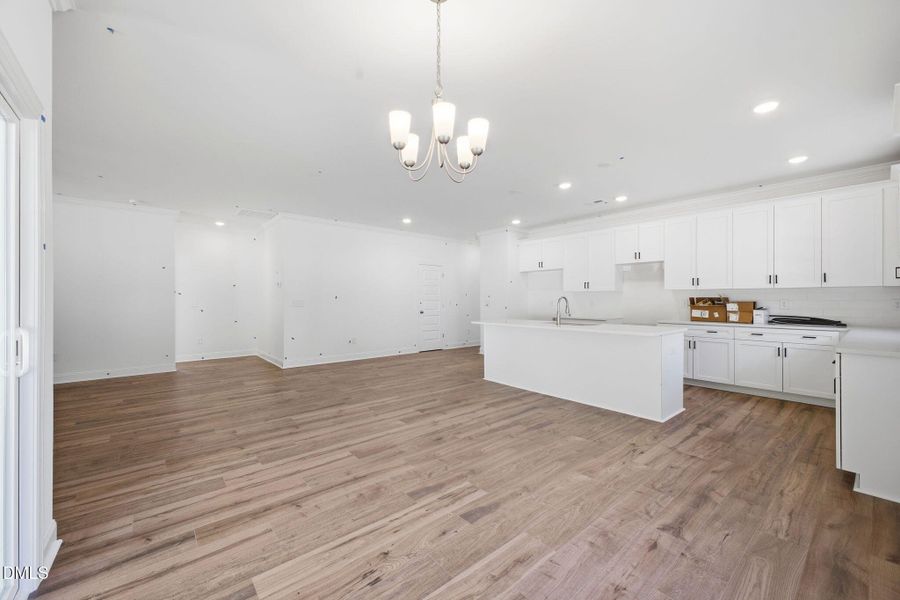 8-web-or-mls-AZ3A5666