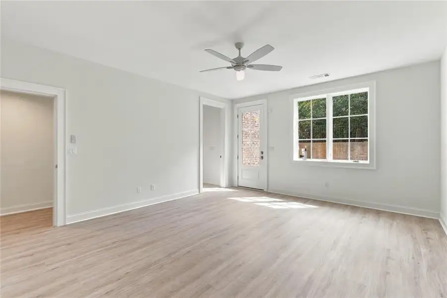 Spacious, unfurnished interior of a new home in , Sandy Springs (Image 69).