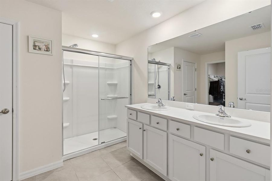Furnished interior view inside a new home in Autumn Glen, Belleview (Image 14).