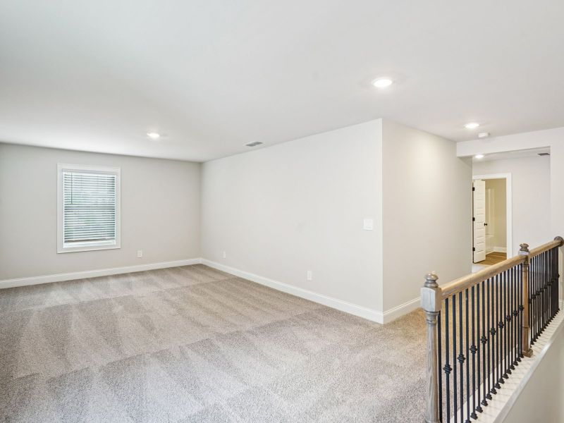 Spacious, unfurnished interior of a new home in Martin Springs - Estate Series, Lawrenceville (Image 16).