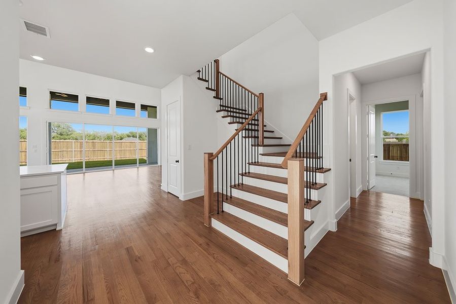 Spacious, unfurnished interior of a new home in Custer Ridge Estates, Allen (Image 36).