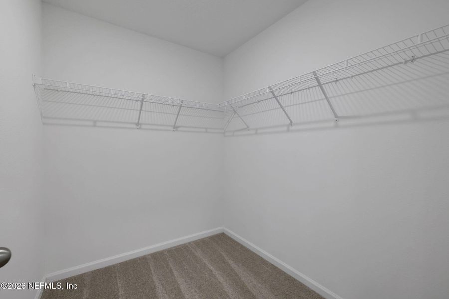Spacious, unfurnished interior of a new home in Diamond Springs, Jacksonville (Image 33).