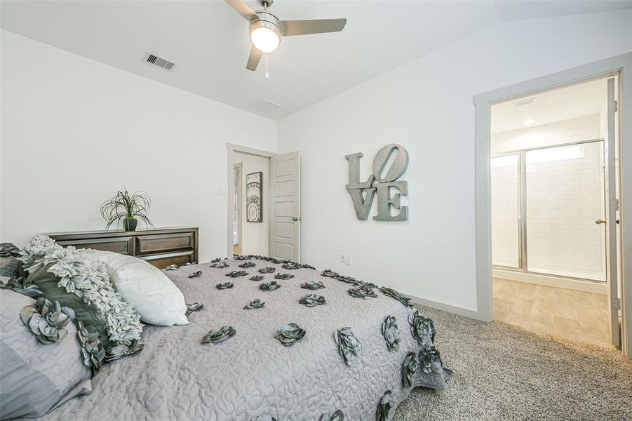 Image 22 of a home in City Gate.