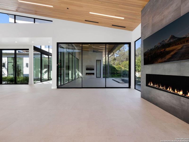 Exterior details and patio area of a home in , San Antonio (Image 27).