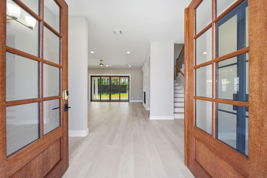 Spacious, unfurnished interior of a new home in , Tomball (Image 20).