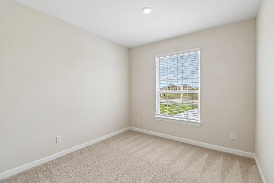 Spacious, unfurnished interior of a new home in Lago Mar, Texas City (Image 18).