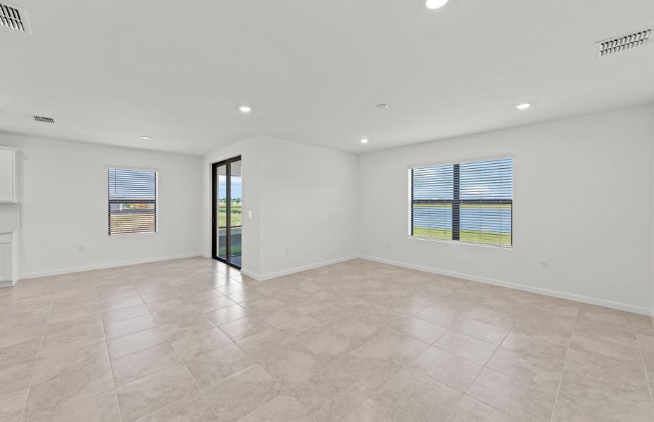 Spacious, unfurnished interior of a new home in Caloosa Cove, Labelle (Image 10).