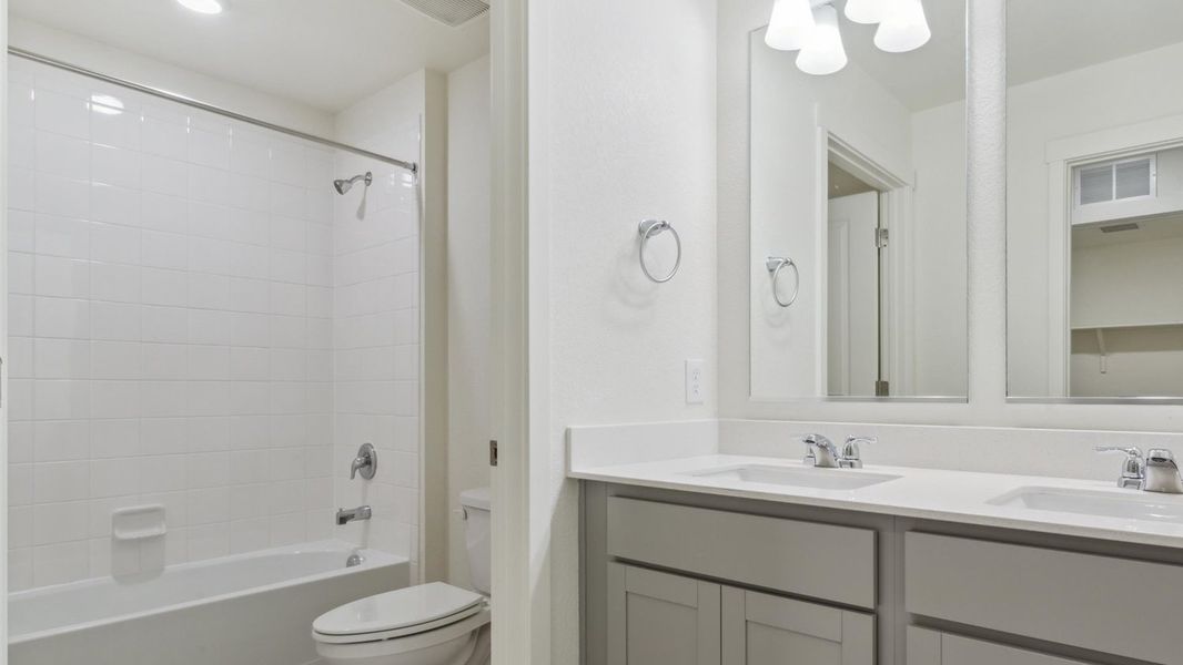 Image 14 of a home in Silver Peaks.