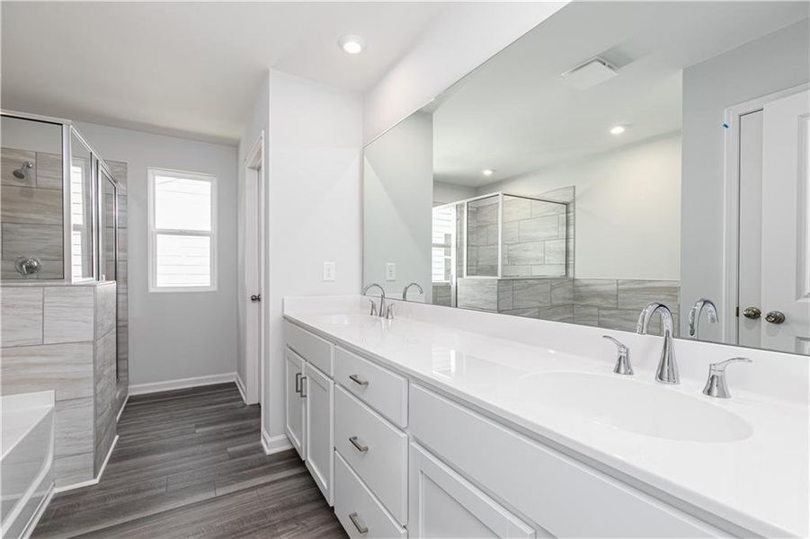 Furnished interior view inside a new home in Rhodes Glen, Lawrenceville (Image 8).
