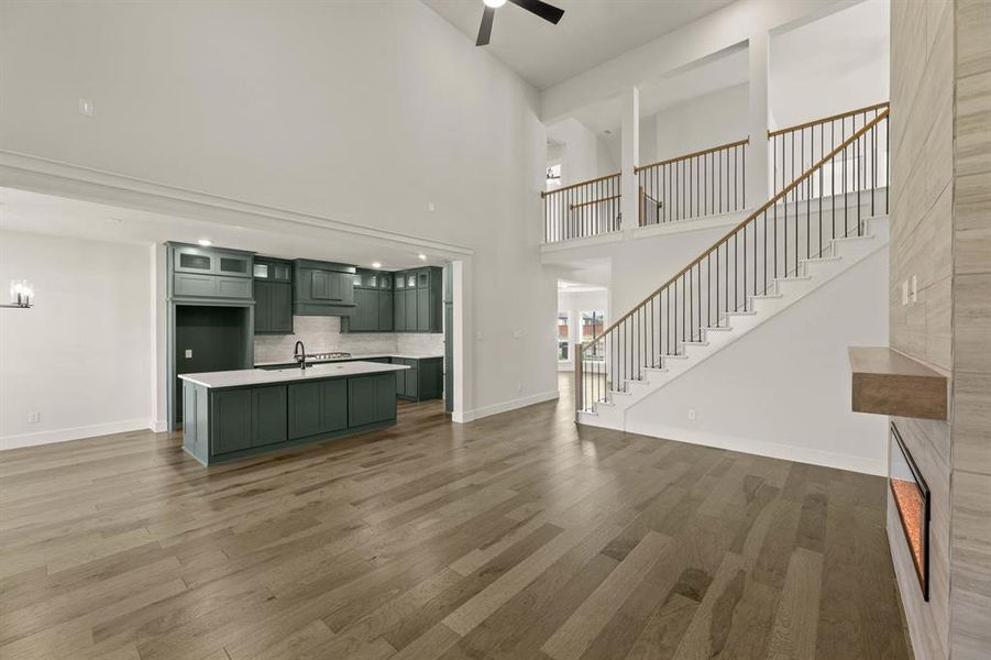 9933 Villa Verde-Living Room-2