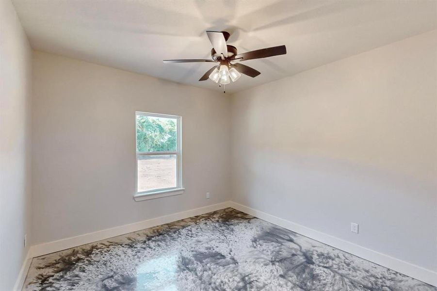 Empty room with ceiling fan