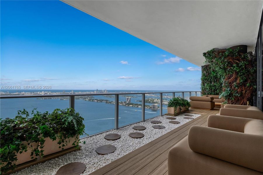 Condo located in Miami, FL showcasing its design and architecture (Image 26). Condo located in Miami, FL showcasing its design and architecture (Image 26).