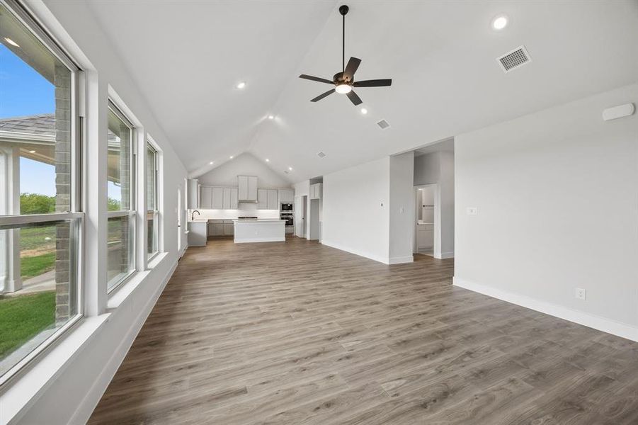 Spacious, unfurnished interior of a new home in Ellis Ranch Estates, Waxahachie (Image 22).