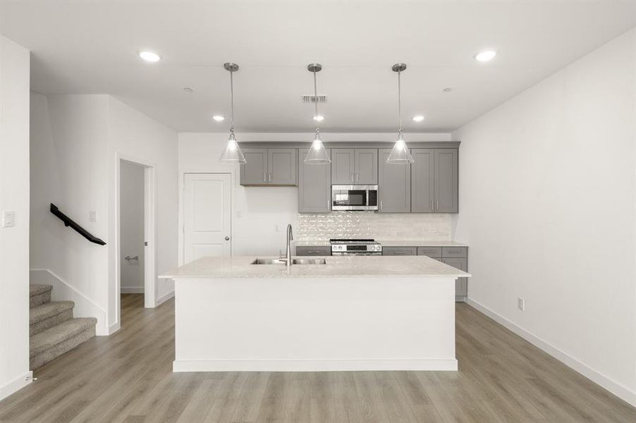 5708 Lakeview- Primary Suite-2 5708 Lakeview- Primary Suite-2